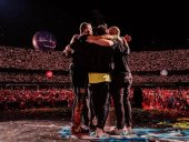 Kehebohan war tiket Coldplay di Indonesia